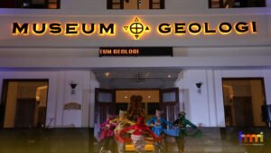 Museum Geologi Bandung, Wisata Sejarah