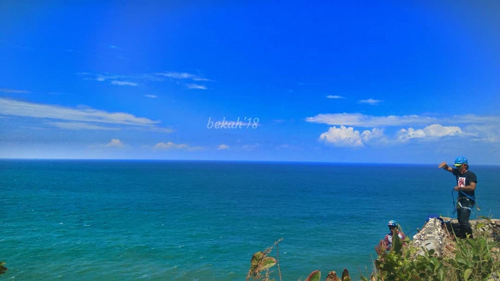 Pantai Bekah, Pantai dengan Tebing Tinggi Menjulang