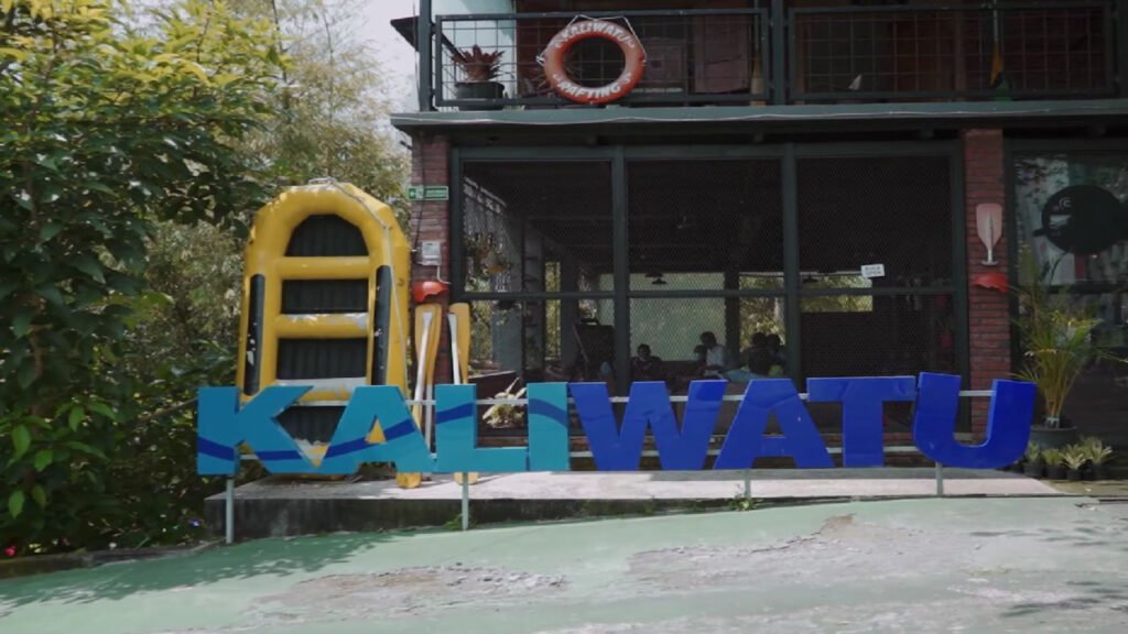 Wisata Arung Jeram Kaliwatu Rafting