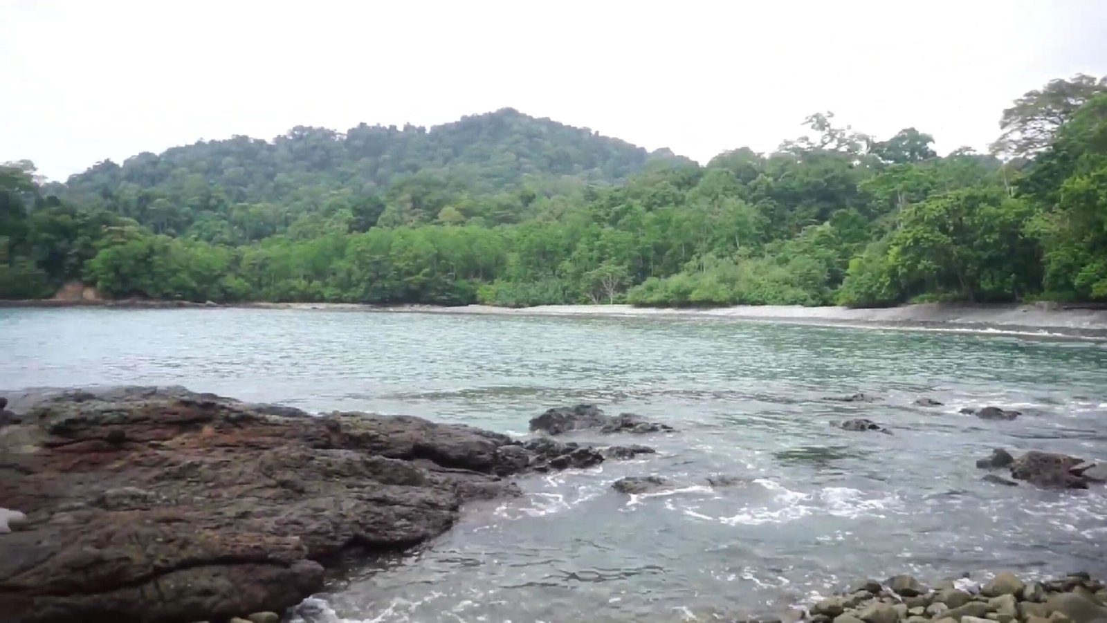19 Review Menarik Pantai Batu, Destinasi Wisata Alam Eksotis Di Banyuwangi