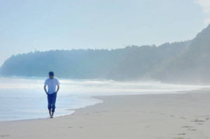 Pantai Modangan, Eksotisme Tak Berujung Dari Bukit Waung