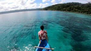 Teluk Biru Banyuwangi Bak Surga Tersembunyi yang Indah