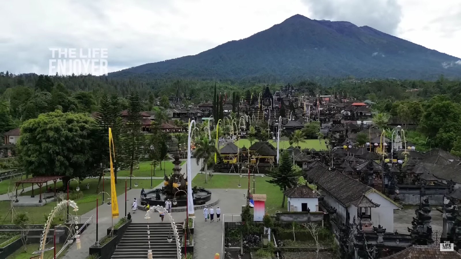 Pura Besakih , Wisata Pura di Bali yang Selalu Ramai