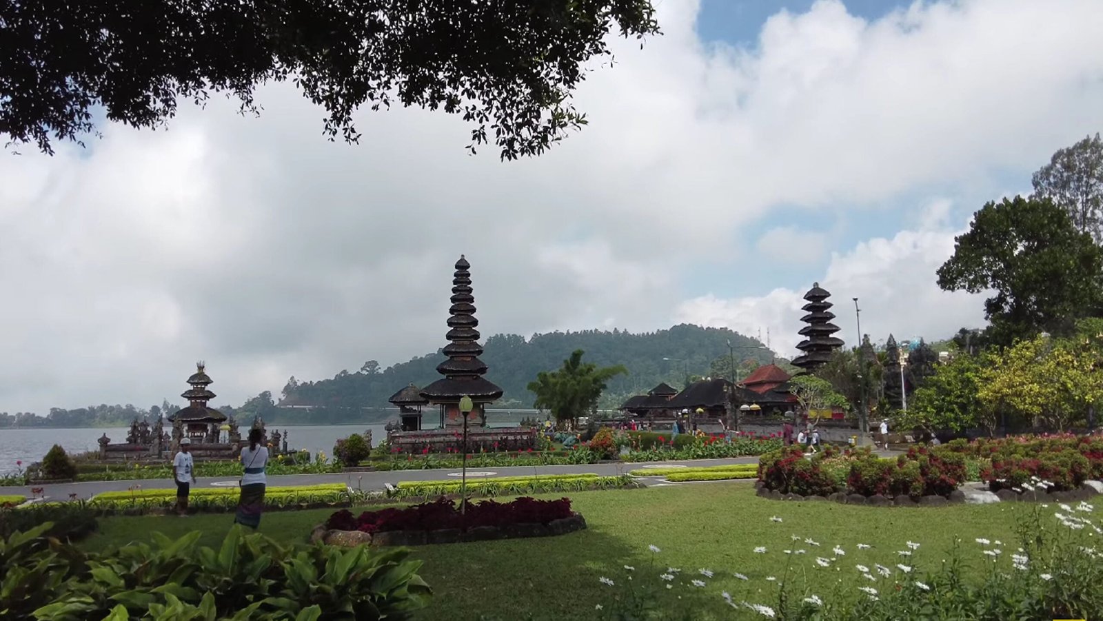 Pura Ulun Danu Bratan Bedugul Tabanan Bali