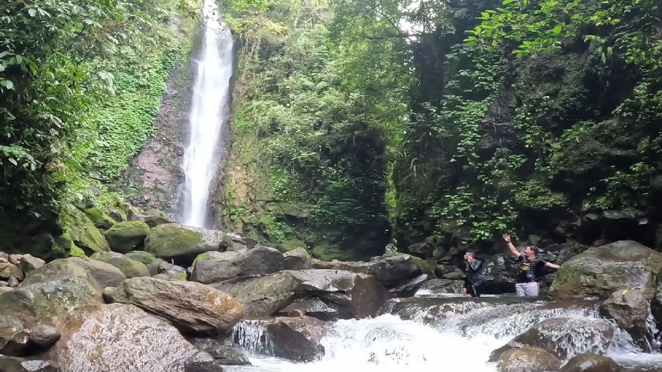 Explore Curug Ciparay Muara Herang