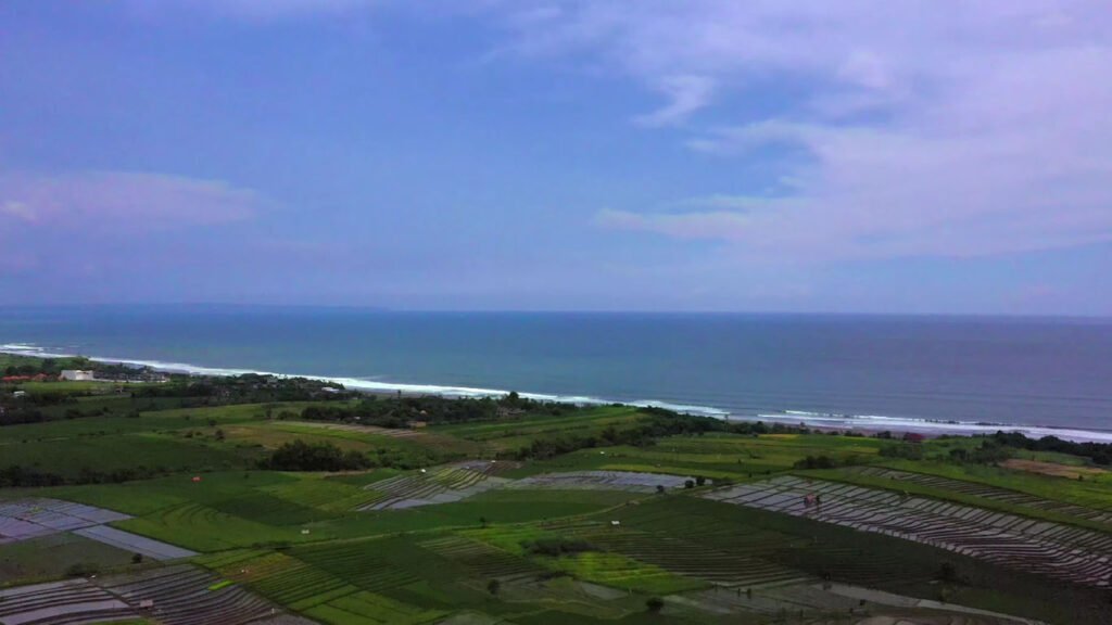 Pantai Cinta Kedungu, Tempat Paling Asik Menghabiskan Liburan Akhir Tahun Bersama yang Tercinta