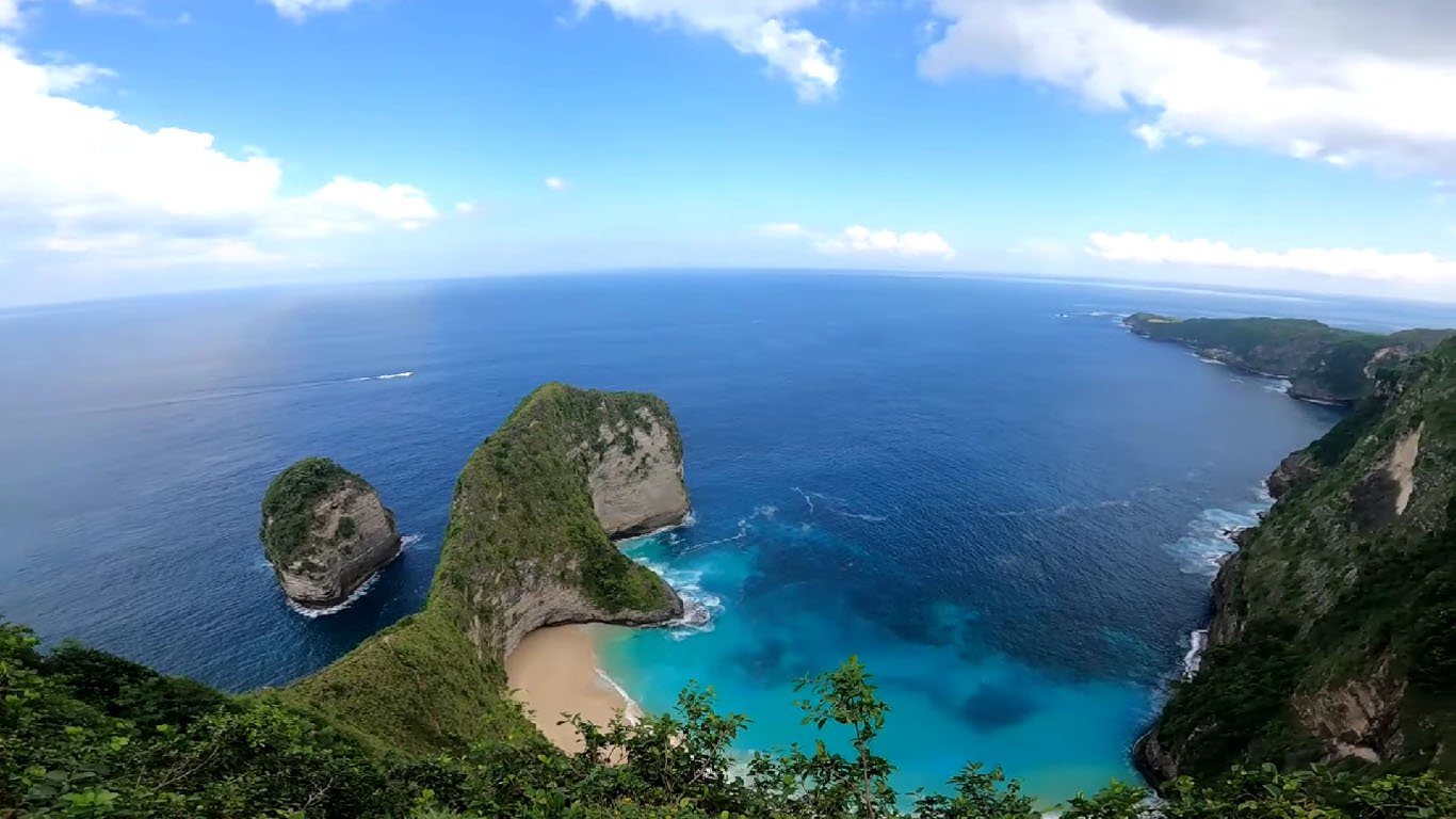 Objek wisata pantai Kelingking di Nusa Penida