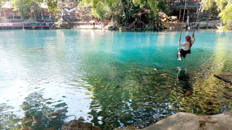 Telaga Biru Cicerem, Danau Sebening Kaca yang Ada di Kuningan, Jawa Barat