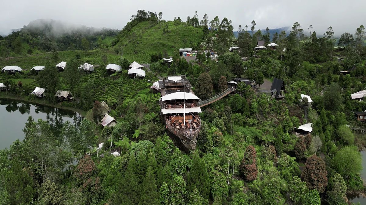 Glamping Lakeside Rancabali Wisata Alam di Bandung Camping dengan Pemandangan Danau