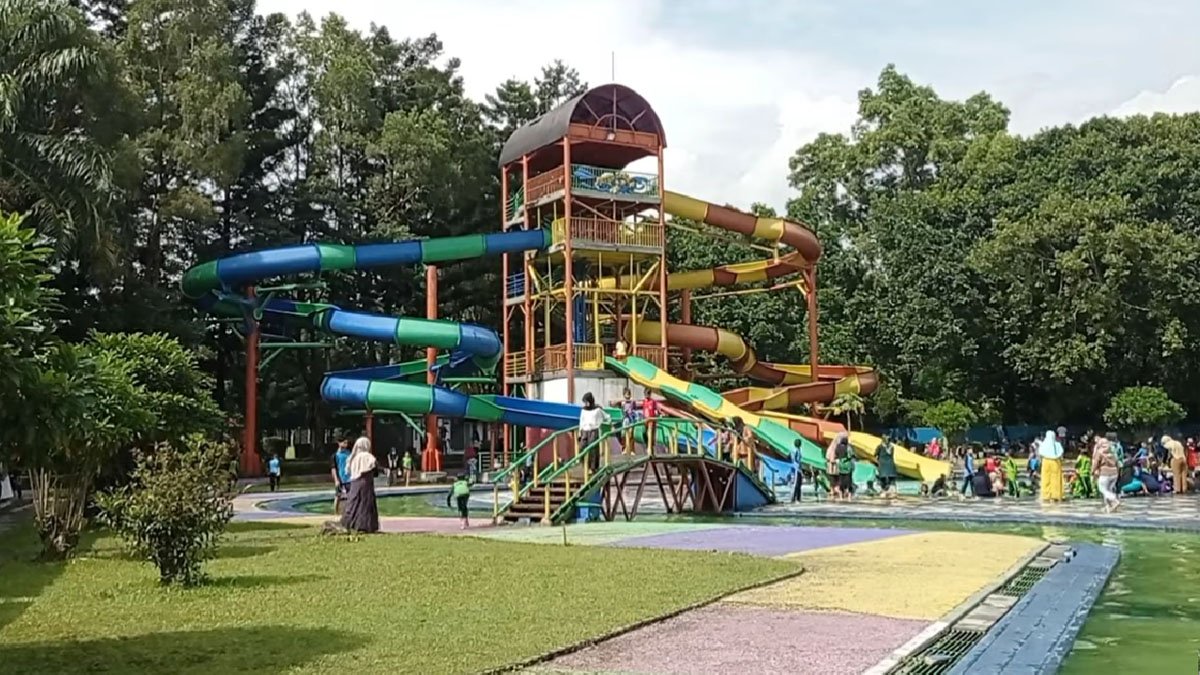 Water Park Bandung Indah, Wisata Renang di Area Lanud Sulaiman