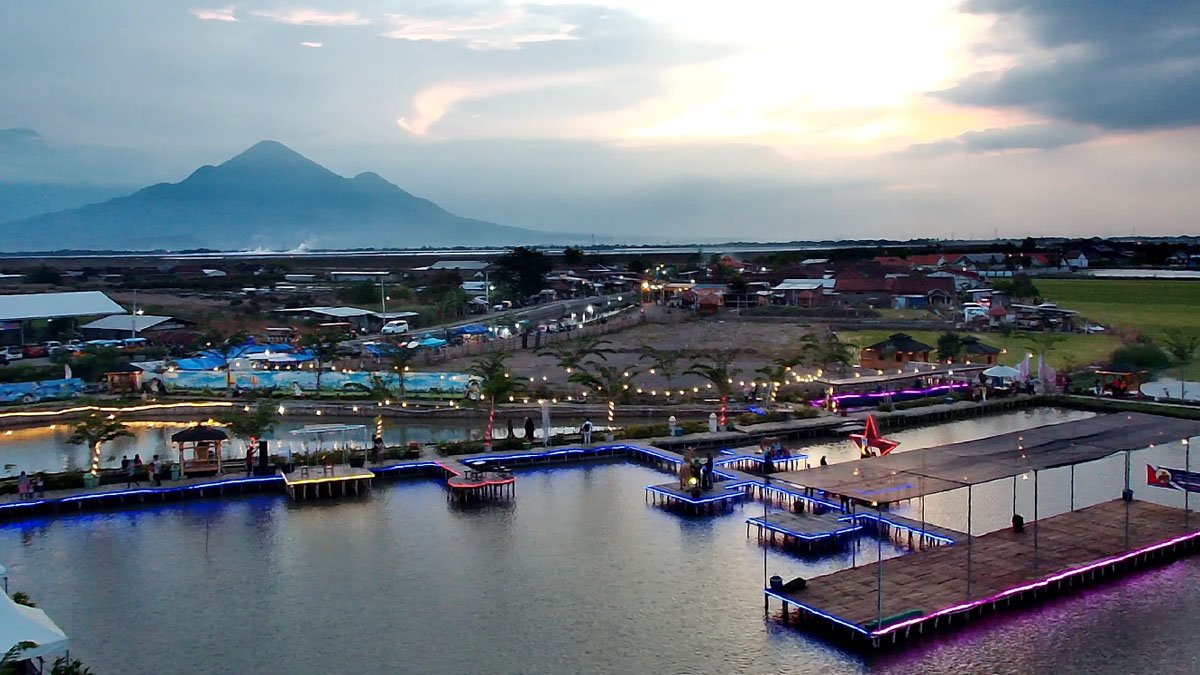 Yussar Fishing and Playground Wisata Hits dan Terbaru dengan Konsep Dermaga Kayu