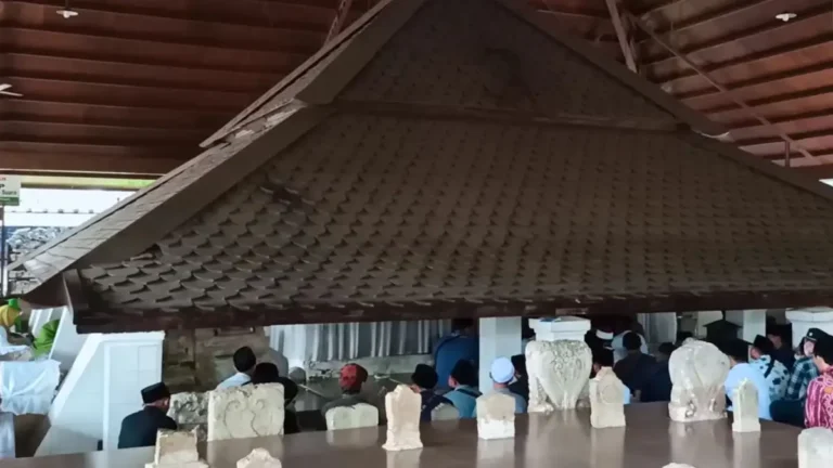 Makam Sunan Bonang: Destinasi Ziarah yang Bersejarah