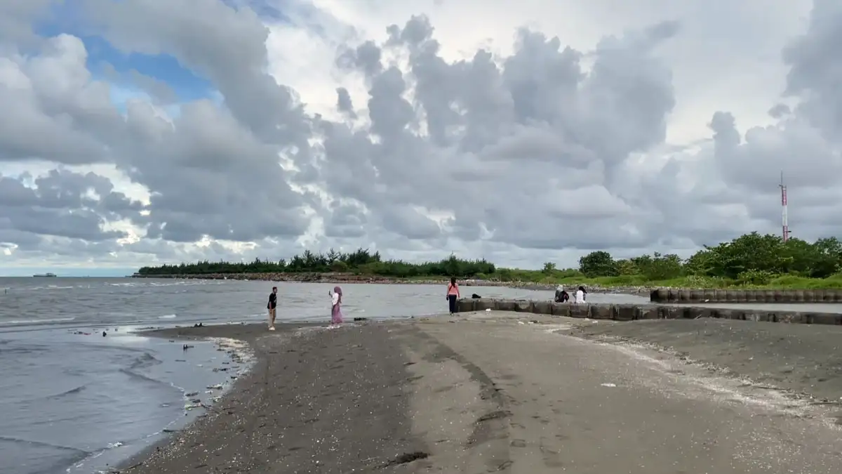 Pantai Tirang: Mengungkap Keindahan Alam Semarang yang Tersembunyi