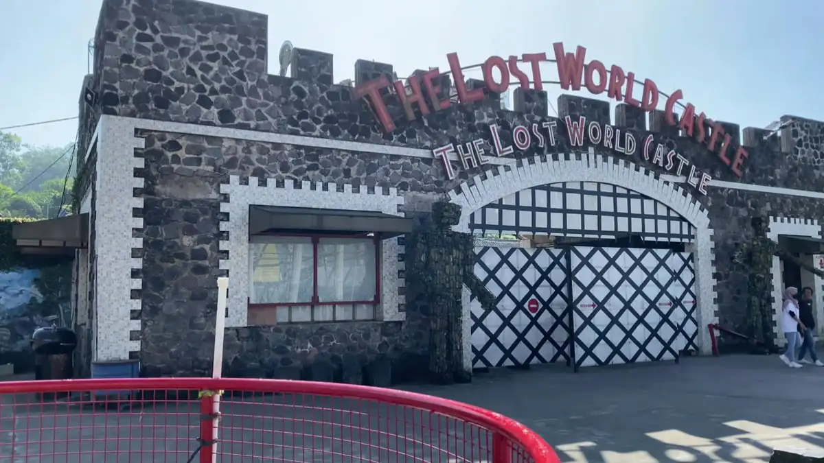 The Lost World Castle: Pengalaman Magis di Bawah Bayang Merapi